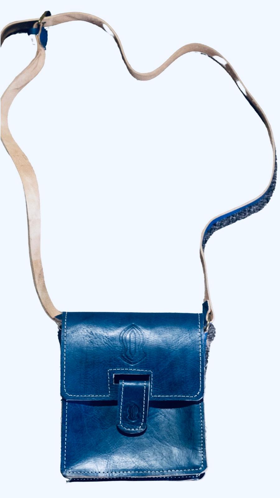Na'al Messenger Bag