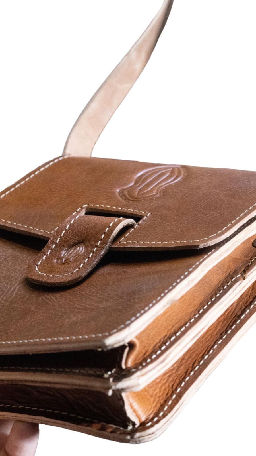 Na'al Messenger Bag